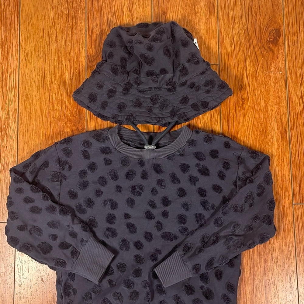 Huxbaby sweater and matching hat (3 for $25 🎁)